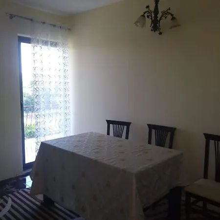 Villa Green House